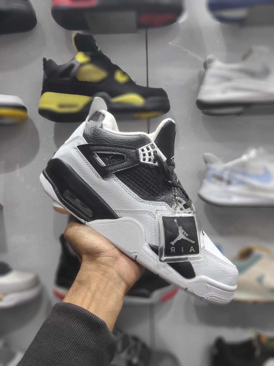 AIR JORDAN RETRO 4