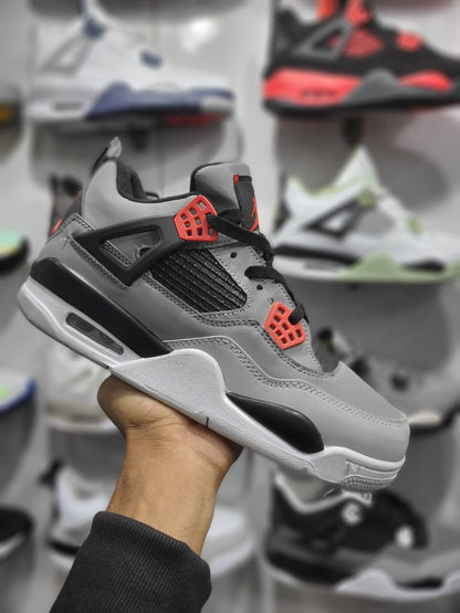 JORDAN RETRO 4