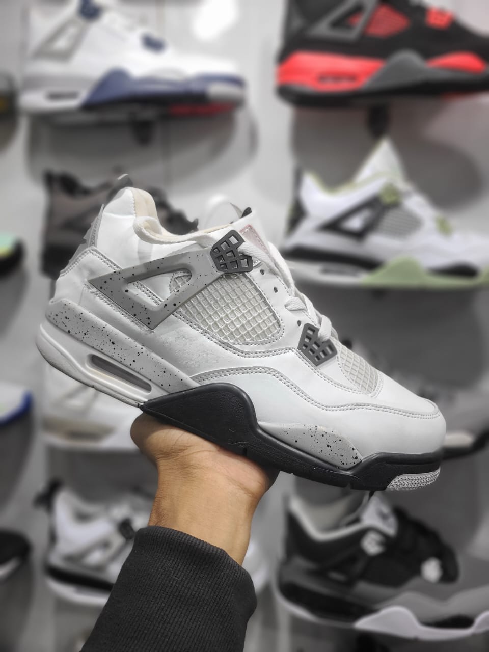 JORDAN RETRO 4