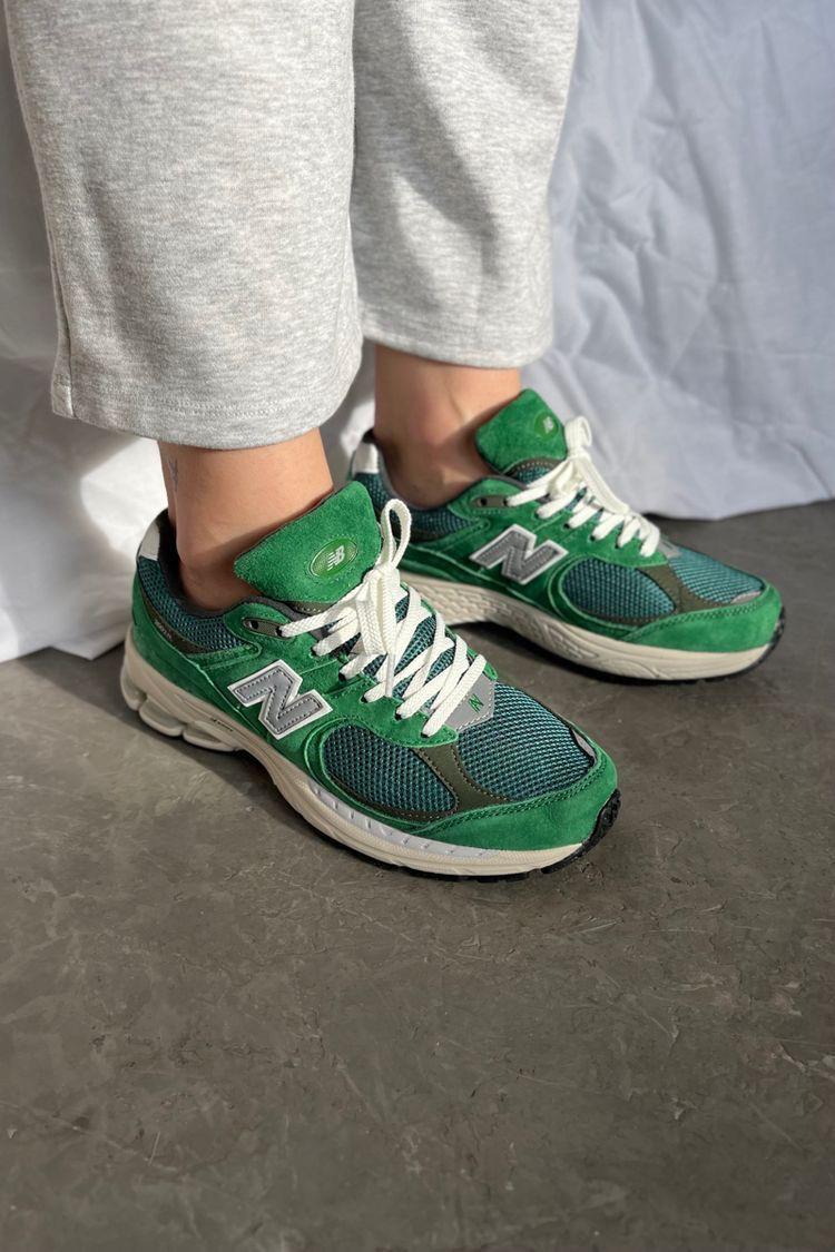 NEW BALANCE 2002R