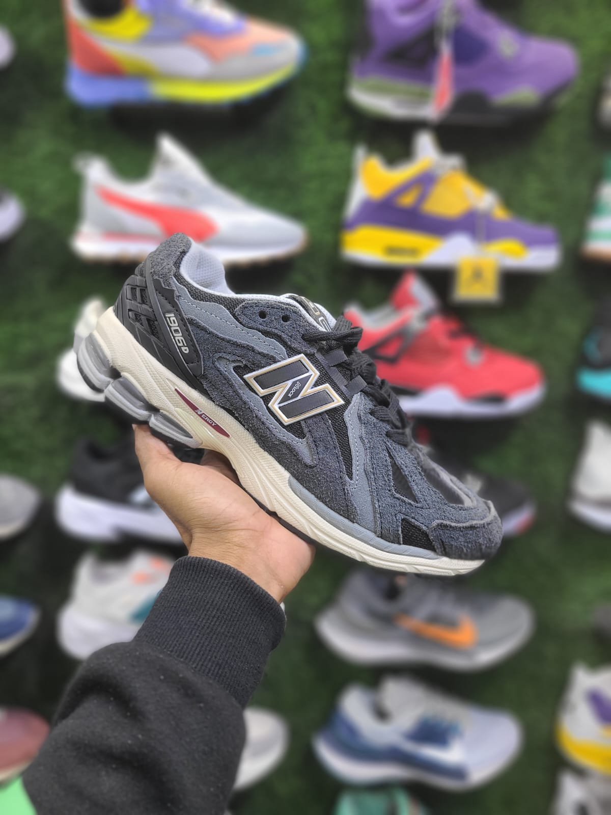 NEW BALANCE 1906D