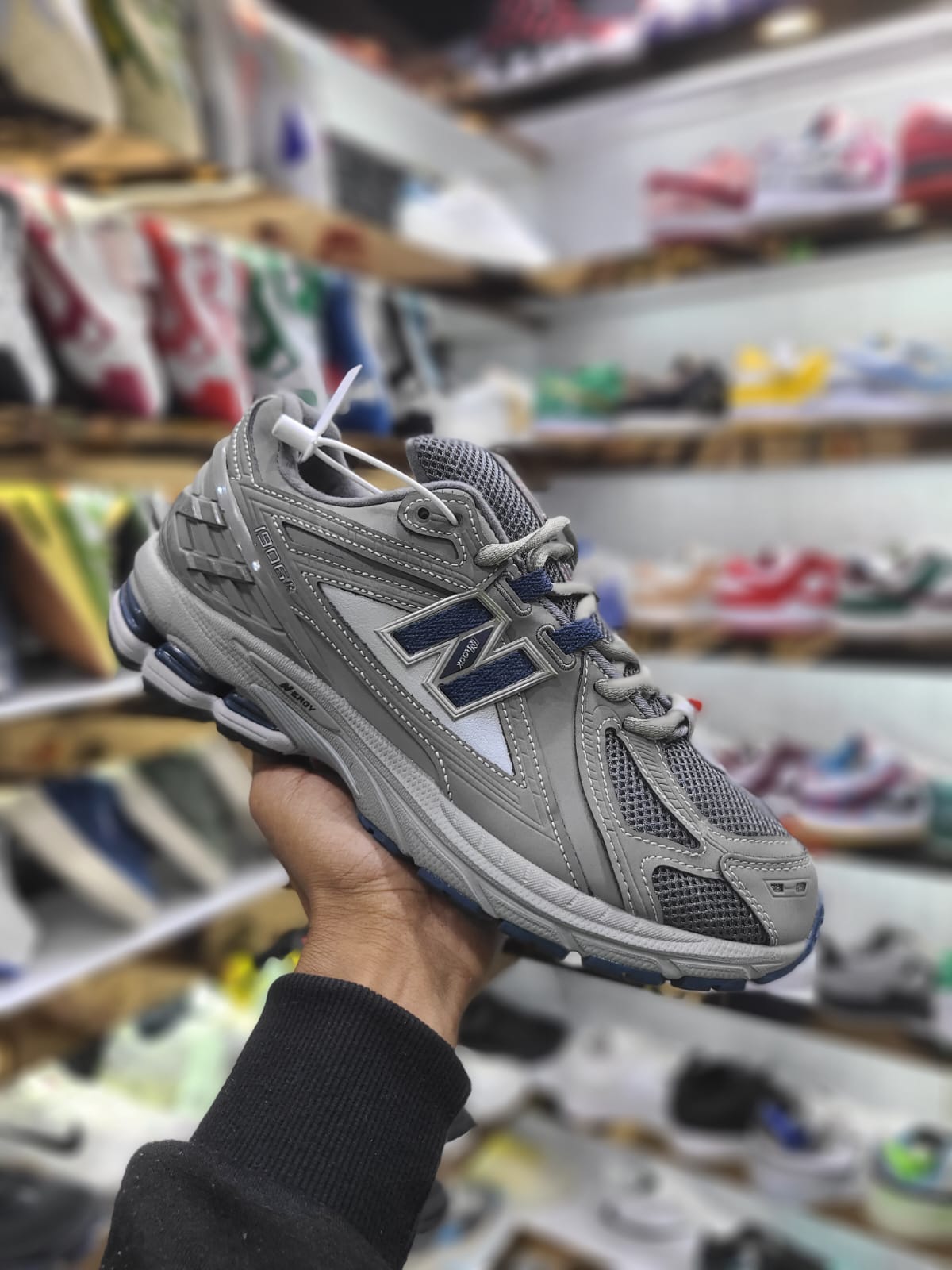 NEW BALANCE 1906D