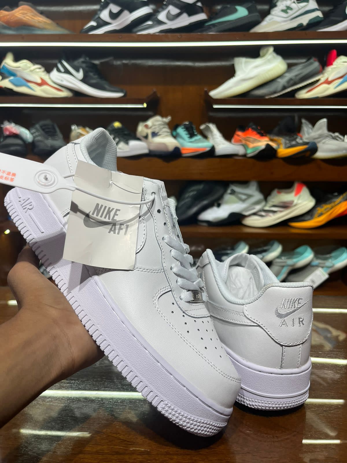 NIKE AIRFORCE 1