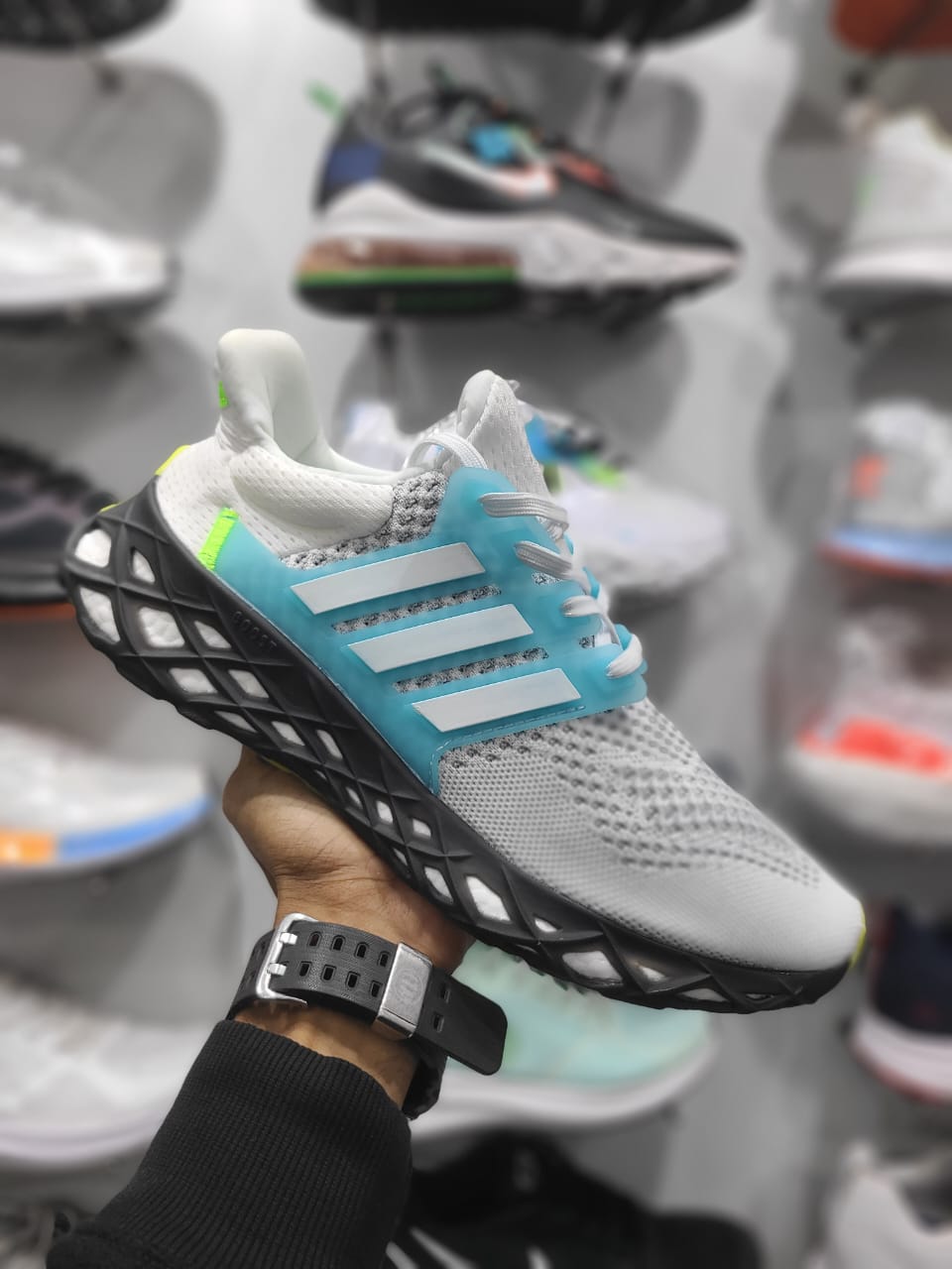 ADIDAS ADIBOOST – SHOESTORE