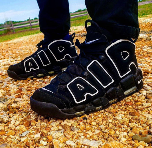 NIKE UPTEMPO AIR