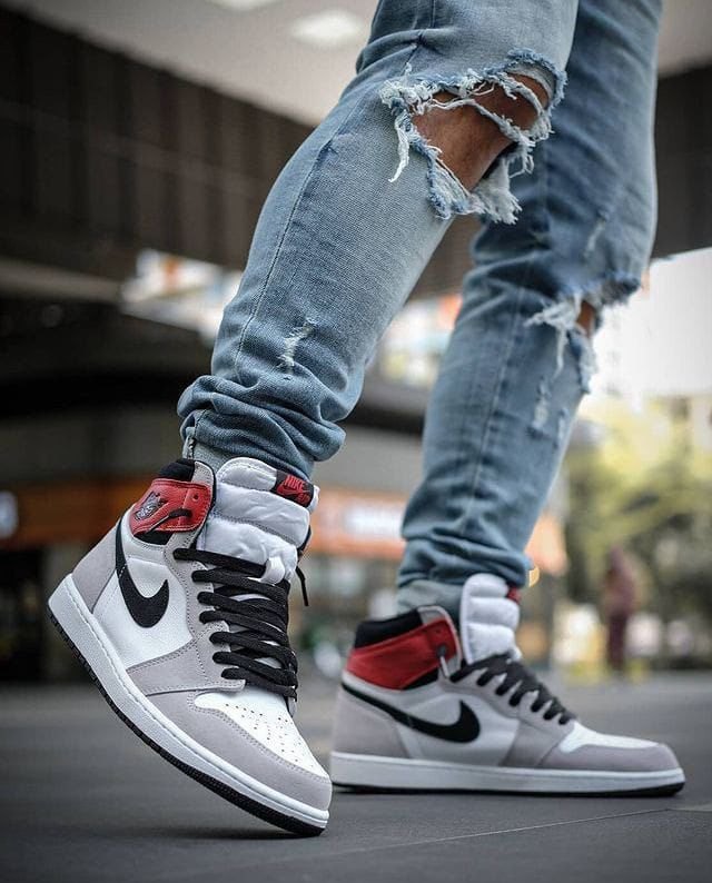 AIR JORDAN RETRO 1