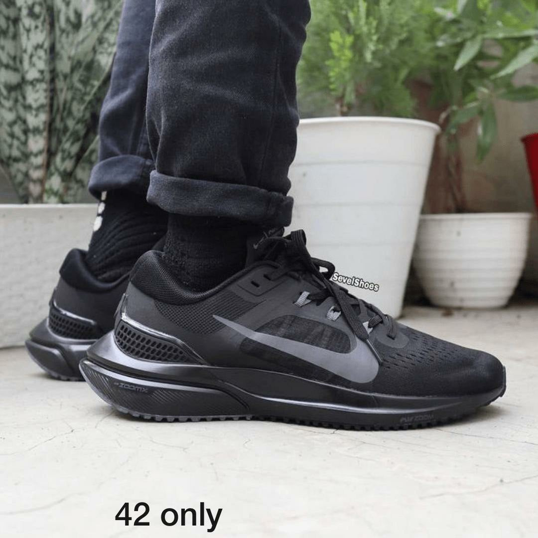 NIKE VOMERO 15