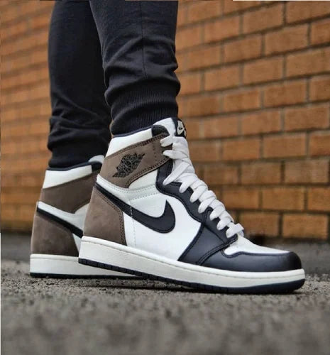 AIR JORDAN RETRO 1