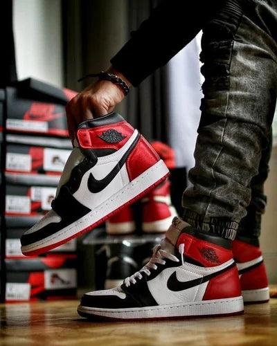 AIR JORDAN RETRO 1